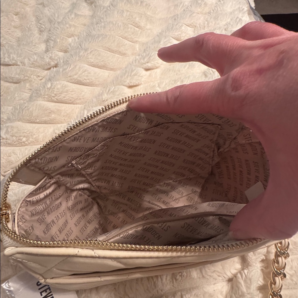 ✨ NWT Steve Madden Blexi Quilted Crossbody – Cream & Gold (Rare/Sold Out) - Picture 6 of 6